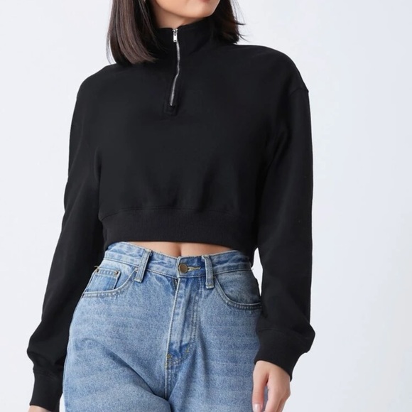 3/$30 ✨ Black Cropped quarter zip sweatshirt​​ - Picture 3 of 3